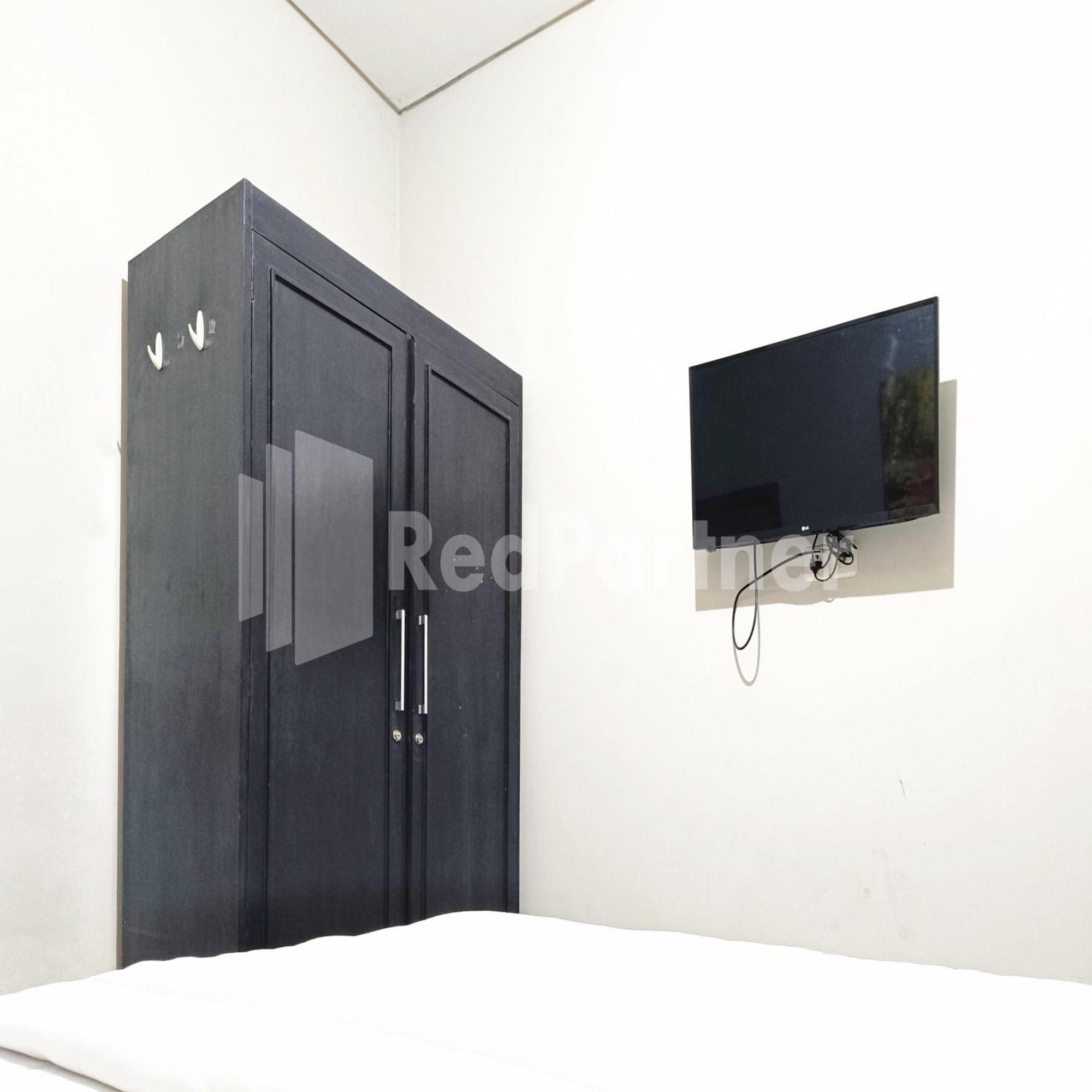 D'Waru Homestay Syariah Near Jl Slamet Riyadi Mitra Reddoorz Surakarta  Ngoại thất bức ảnh