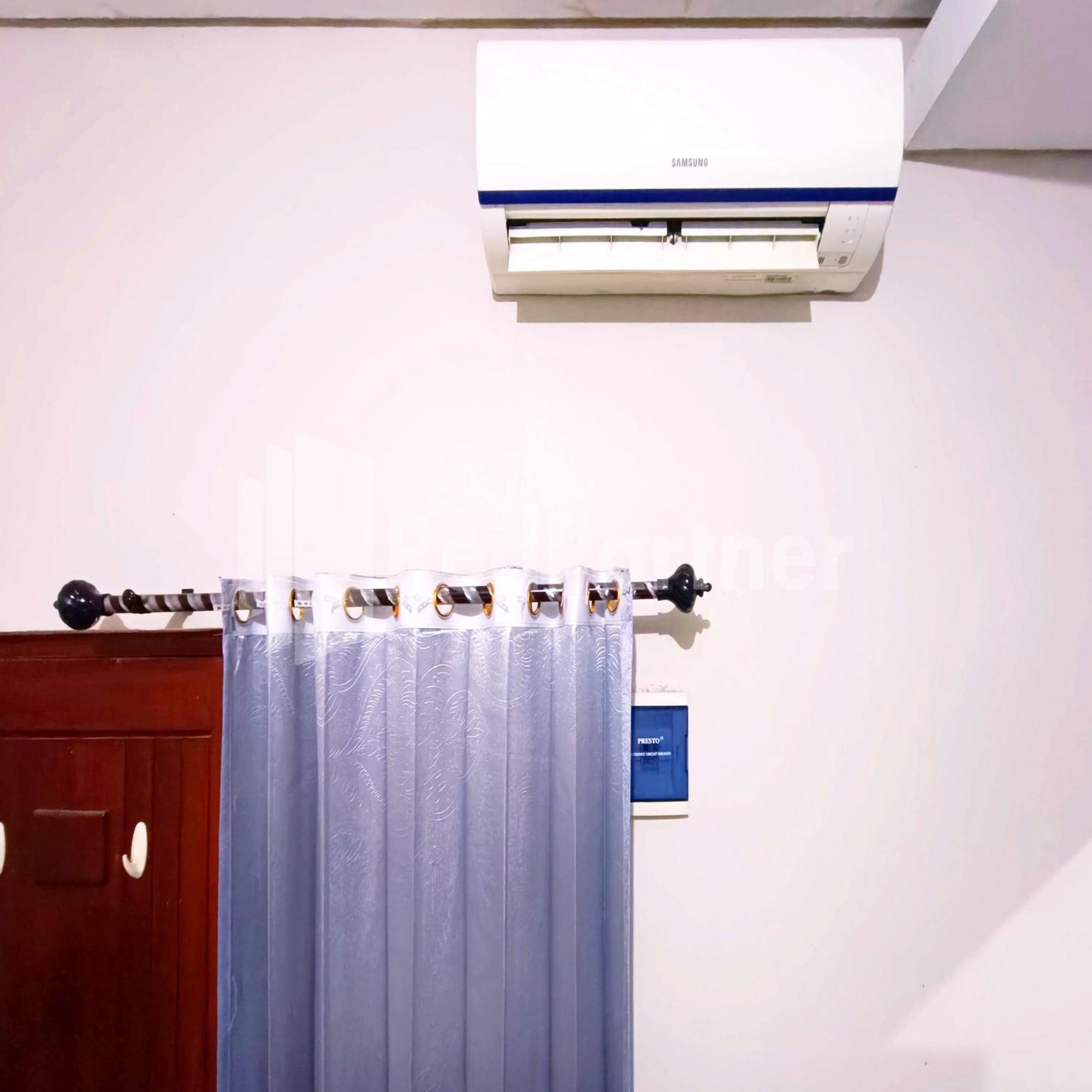 D'Waru Homestay Syariah Near Jl Slamet Riyadi Mitra Reddoorz Surakarta  Ngoại thất bức ảnh