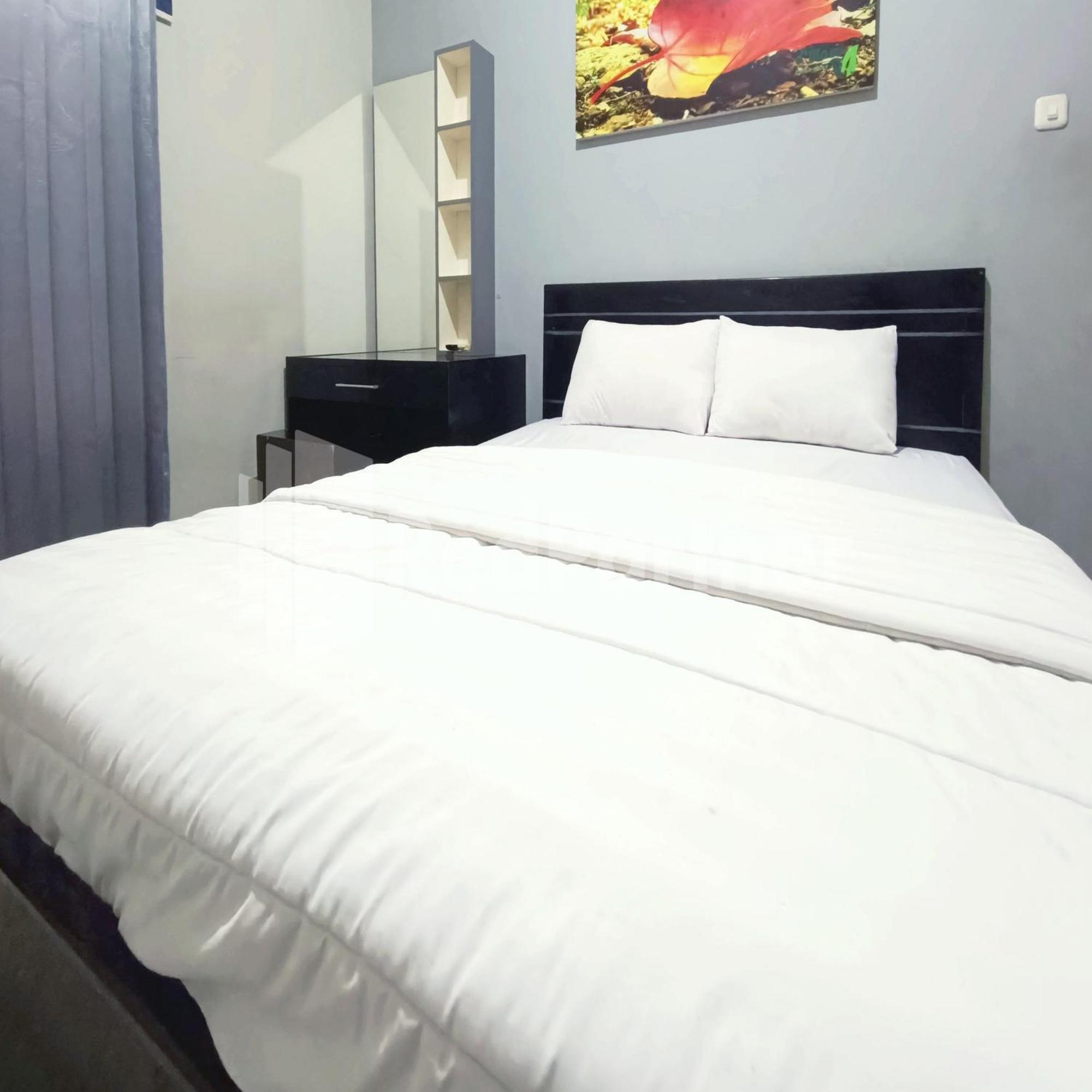 D'Waru Homestay Syariah Near Jl Slamet Riyadi Mitra Reddoorz Surakarta  Ngoại thất bức ảnh