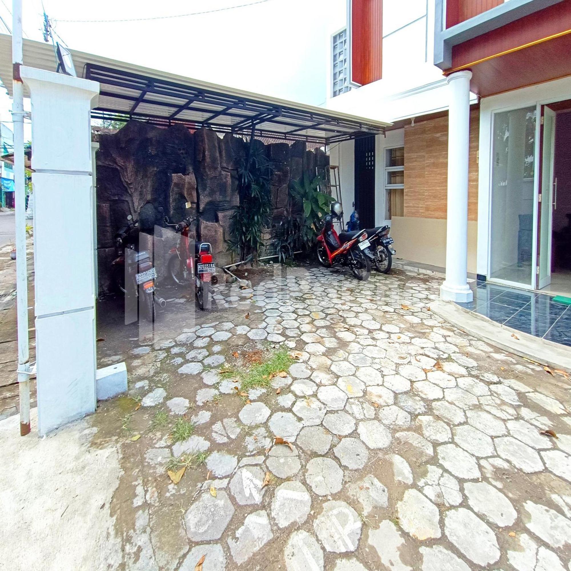 D'Waru Homestay Syariah Near Jl Slamet Riyadi Mitra Reddoorz Surakarta  Ngoại thất bức ảnh