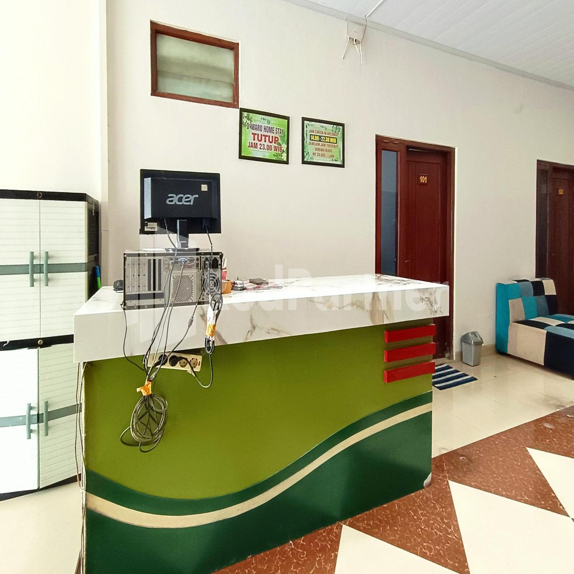 D'Waru Homestay Syariah Near Jl Slamet Riyadi Mitra Reddoorz Surakarta  Ngoại thất bức ảnh